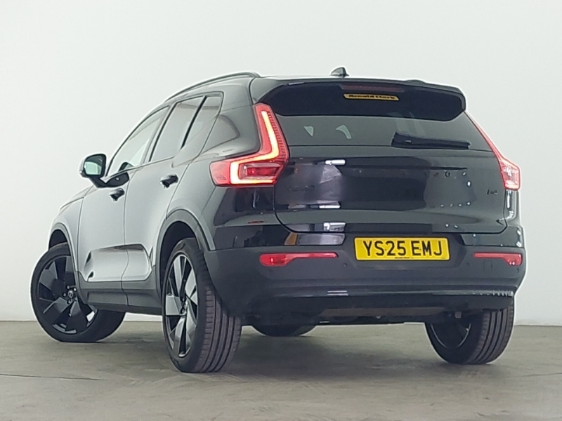 Volvo XC40 2.0 B4p Plus Black Edition Black #2