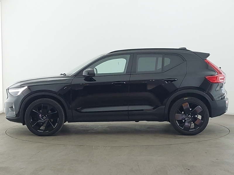 Volvo XC40 2.0 B4p Plus Black Edition Black #4