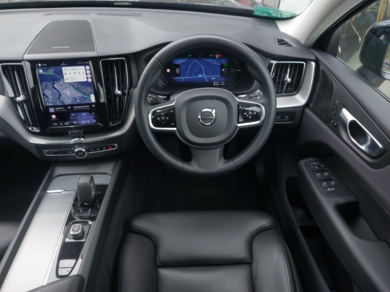 Volvo XC60 T6 Awd Plus Dark Black #8