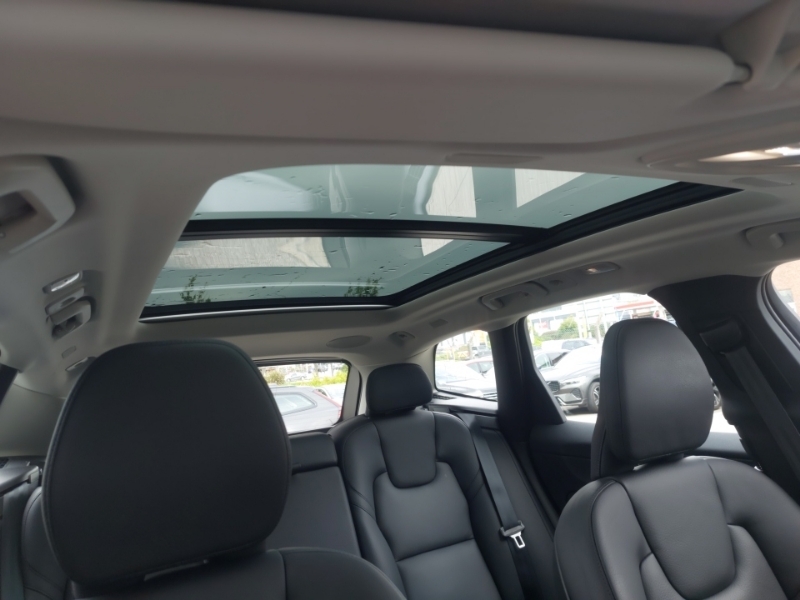 Volvo XC60 T6 Awd Plus Dark Black #17