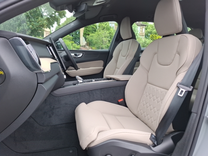 Volvo XC60 2.0 B5p Plus Dark Awd Geartronic Grey #5