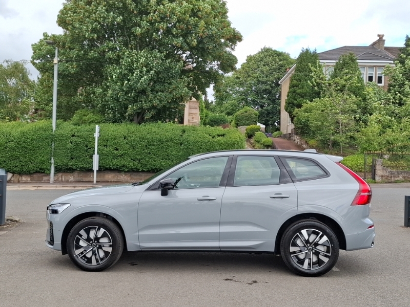 Volvo XC60 2.0 B5p Plus Dark Awd Geartronic Grey #4