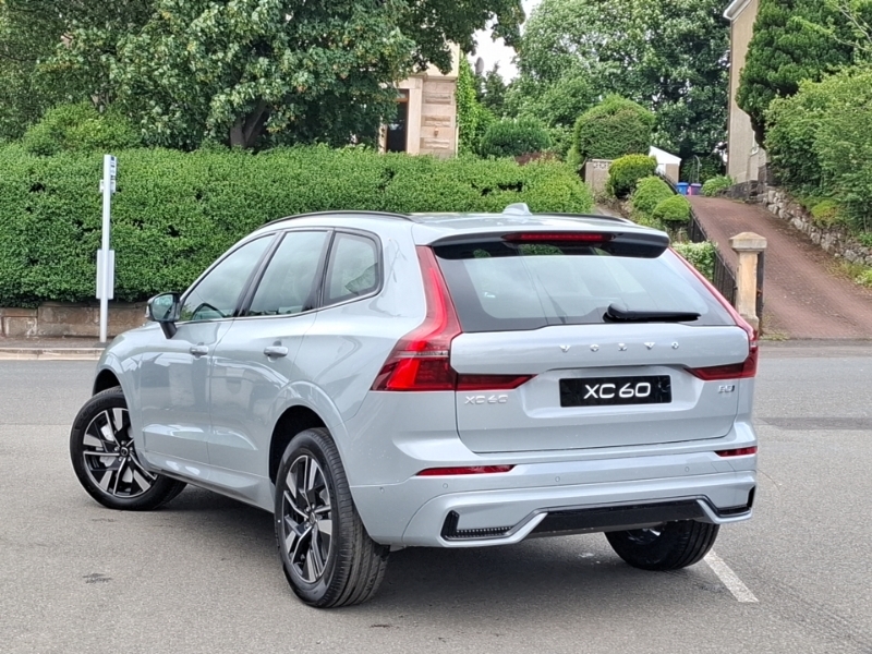 Volvo XC60 2.0 B5p Plus Dark Awd Geartronic Grey #2