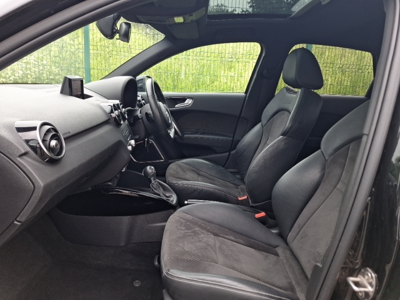 Audi A1 1.6 Tdi Black Edition S Tronic Black #5