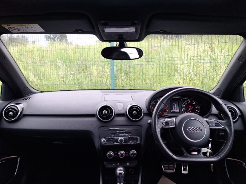 Audi A1 1.6 Tdi Black Edition S Tronic Black #3