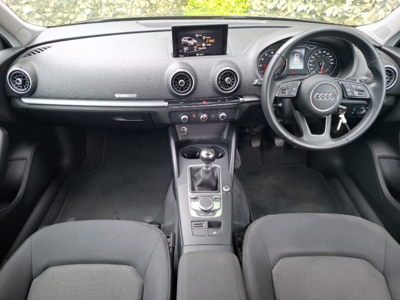 Audi A3 1.0 Tfsi Se Black #3