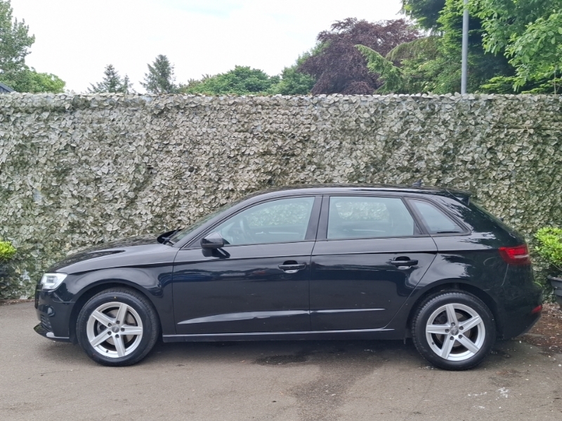 Audi A3 1.0 Tfsi Se Black #4