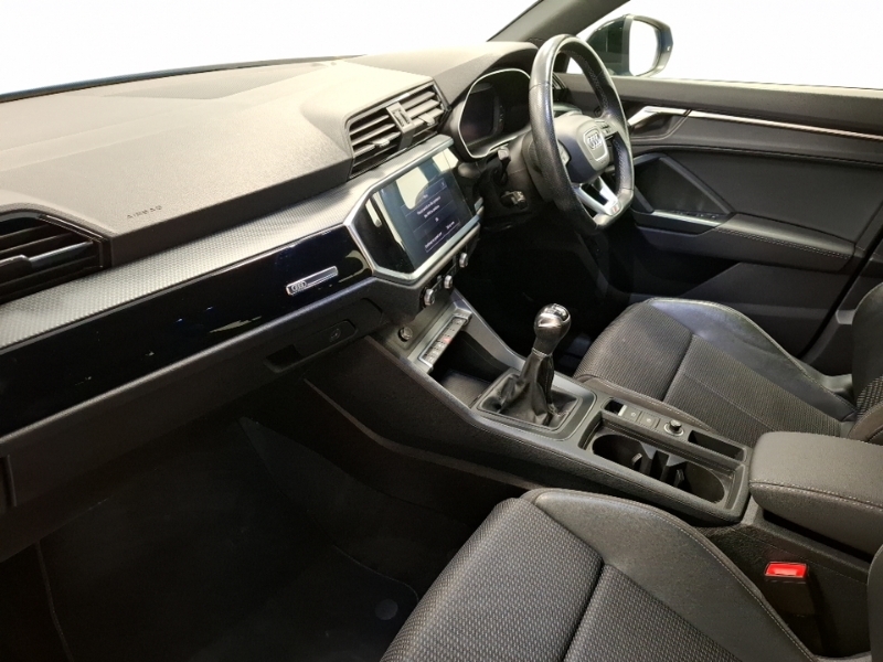 Audi Q3 35 Tfsi Black Edition Blue #5