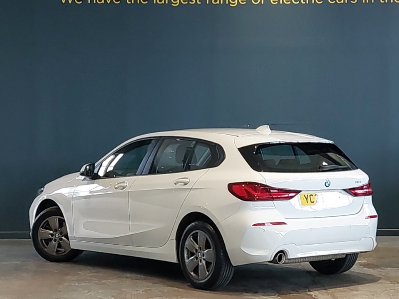BMW 1 Series 118I 136 Se Step Live Cockpit Pro White