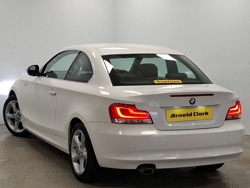 BMW 1 Series 2.0 118D Exclusive White #2