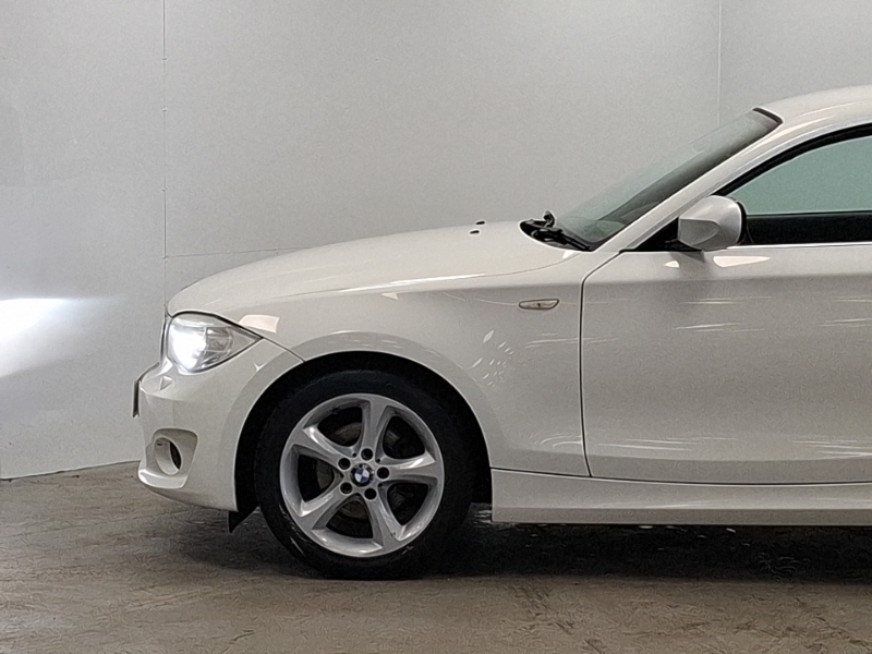 BMW 1 Series 2.0 118D Exclusive White #19