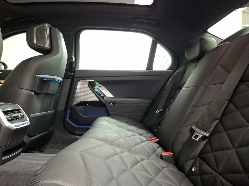 BMW i7 400Kw Xdrive60 M Sport 105.7Kwh Black #6