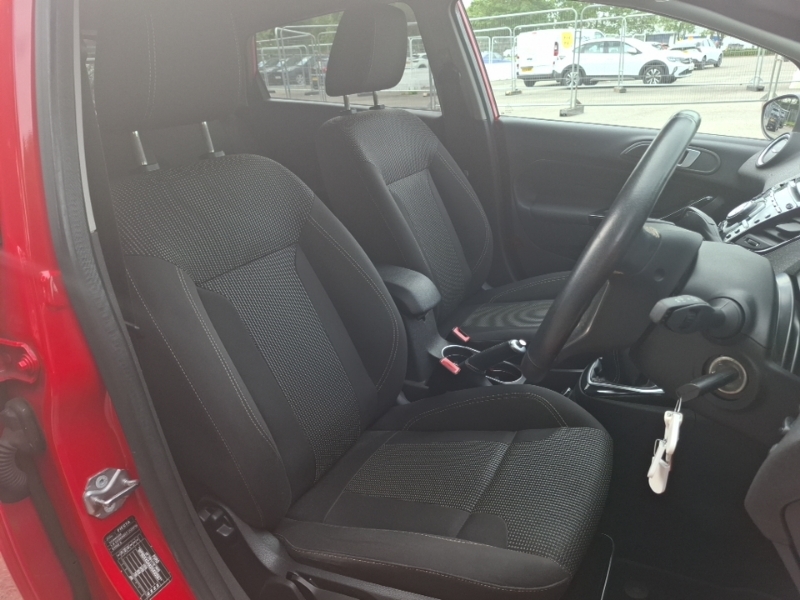 Ford Fiesta 1.0 Zetec 99 Silver #17