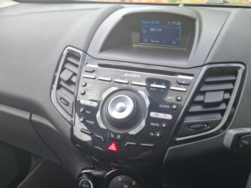 Ford Fiesta 1.0 Zetec 99 Silver #11