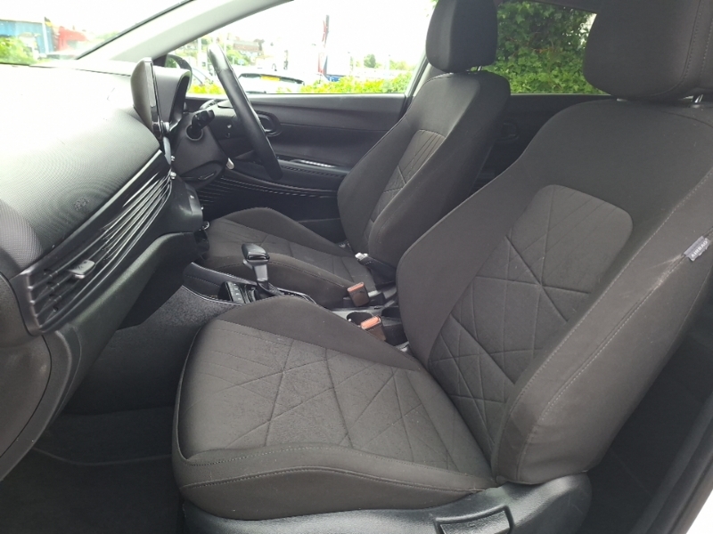 Hyundai Bayon 1.0 Tgdi 48V Mhev Premium Dct White #5