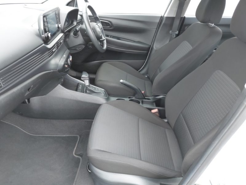 Hyundai I20 1.0T Gdi 48V Mhd Se Connect Dct White #5