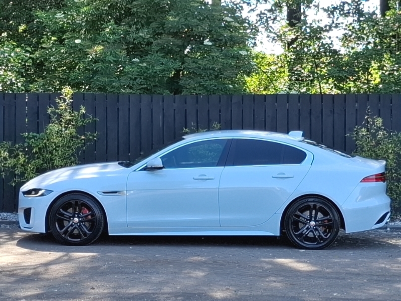 Jaguar XE 2.0 D200 R-dynamic Se White #4