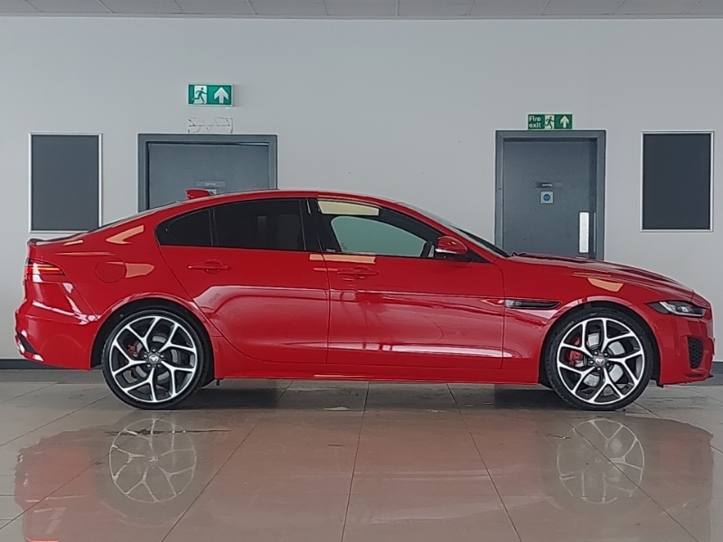 Jaguar XE 2.0 P300 R-dynamic Se Awd Red #3