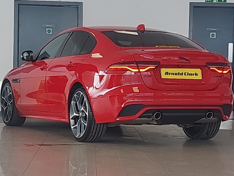 Jaguar XE 2.0 P300 R-dynamic Se Awd Red #2