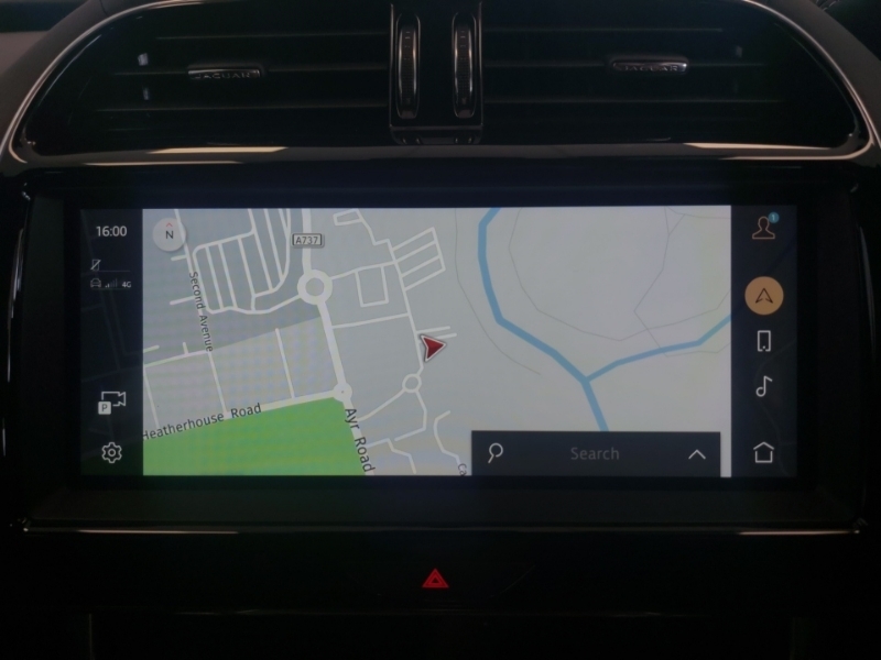 Jaguar XE Jaguar Xe 2.0 Xe R-dynamic Se D White #17