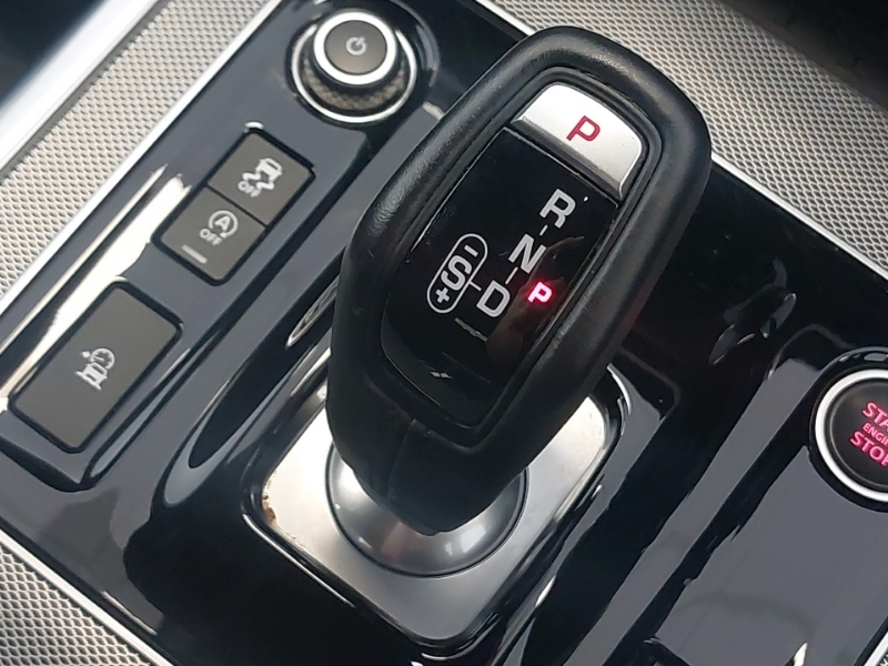 Jaguar XE Jaguar Xe 2.0 Xe R-dynamic Se D White #10