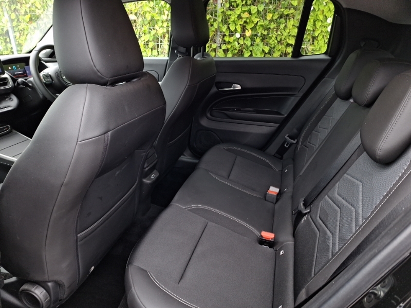 Jeep Avenger 1.2 E-hybrid Summit Dct Black #6