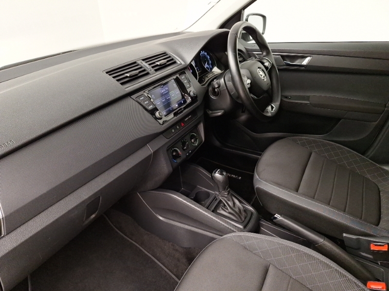 Skoda Fabia 1.0 Tsi Se Dsg White #5