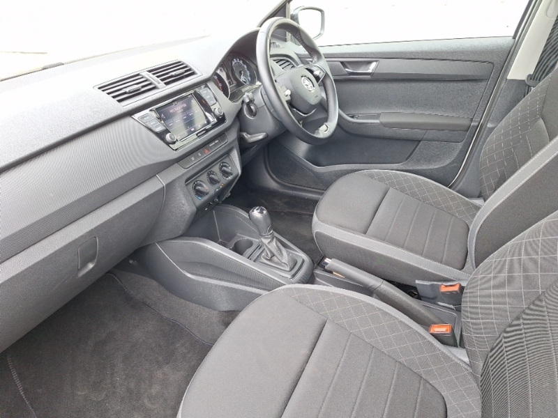 Skoda Fabia 1.0 Tsi Colour Edition Dsg White #5