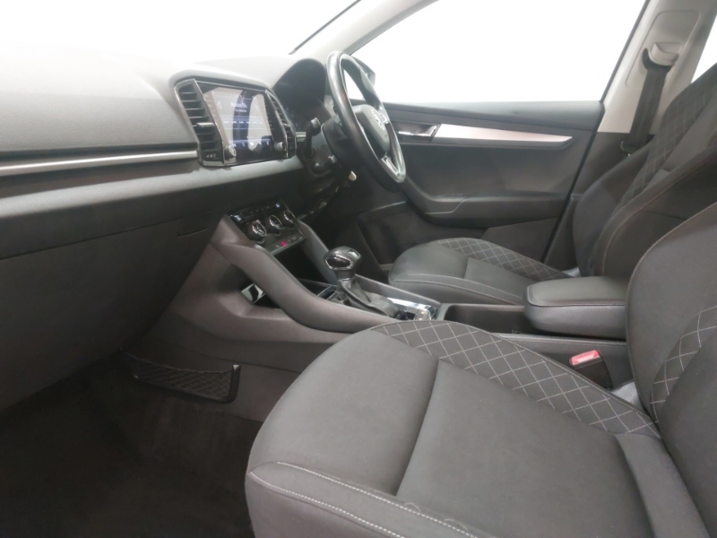 Skoda Karoq 1.0 Tsi Se Technology Dsg White #5