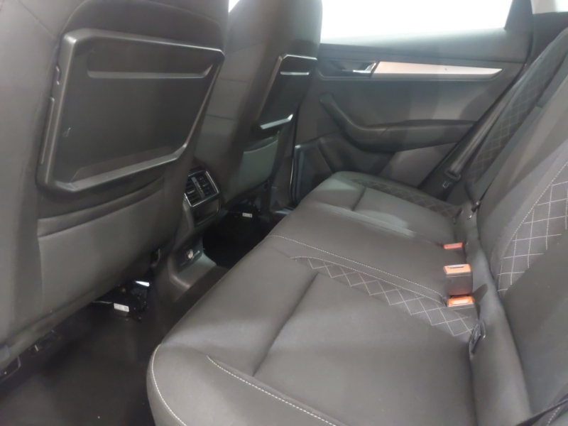Skoda Karoq 1.0 Tsi Se Technology Dsg White #6