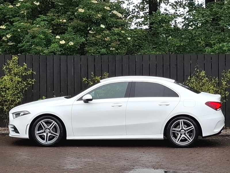 Mercedes-Benz A Class A200 Amg Line XUI5548 White #4