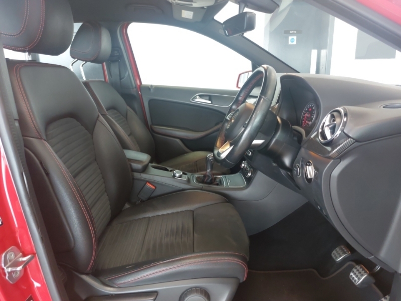 Mercedes-Benz B Class B180d Amg Line Red #6
