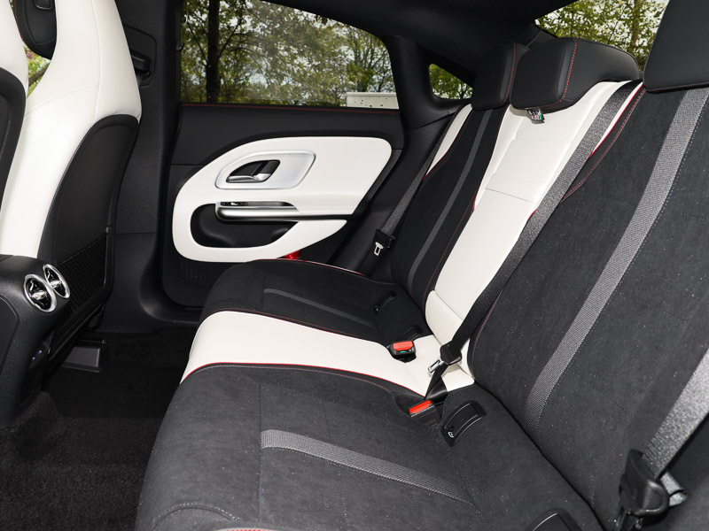 Mercedes-Benz CLA Class Cla 200 Amg Line Executive Black #6