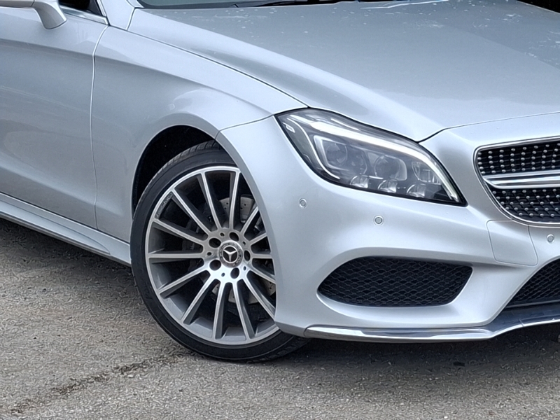 Mercedes-Benz CLS Black #20