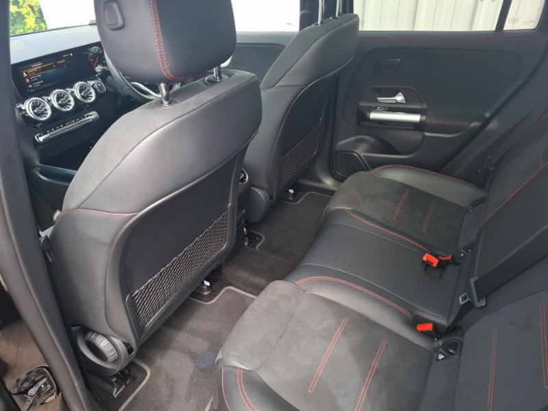 Mercedes-Benz EQA Eqa 250 140Kw Amg Line Premium 70.5Kwh Black #6