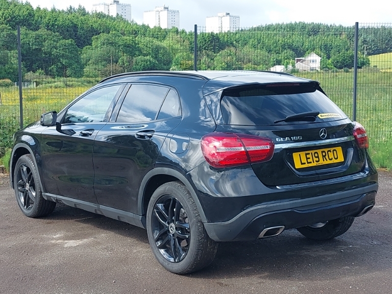 Mercedes-Benz GLA Class Gla 180 Urban Edition Black #2