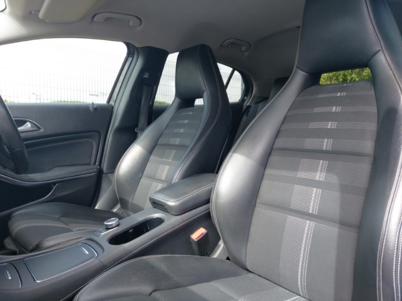 Mercedes-Benz GLA Class Gla 180 Urban Edition Black #5