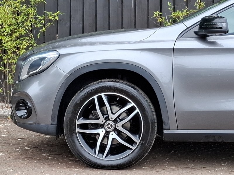 Mercedes-Benz GLA Class 180 Amg Line Edition Grey #19