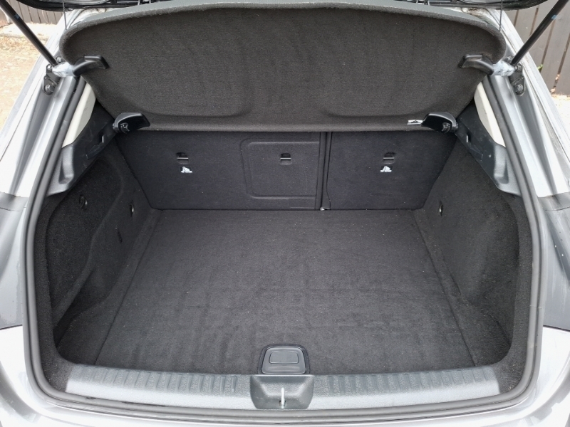 Mercedes-Benz GLA Class 180 Amg Line Edition Grey #18