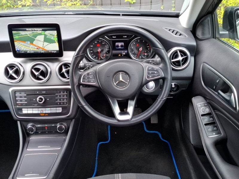 Mercedes-Benz GLA Class 180 Amg Line Edition Grey #8