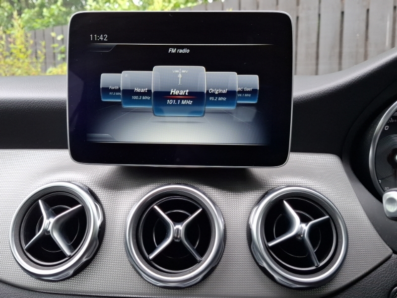 Mercedes-Benz GLA Class 180 Amg Line Edition Grey #11