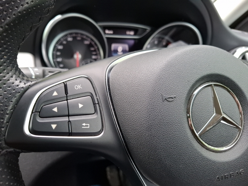 Mercedes-Benz GLA Class 180 Amg Line Edition Grey #12