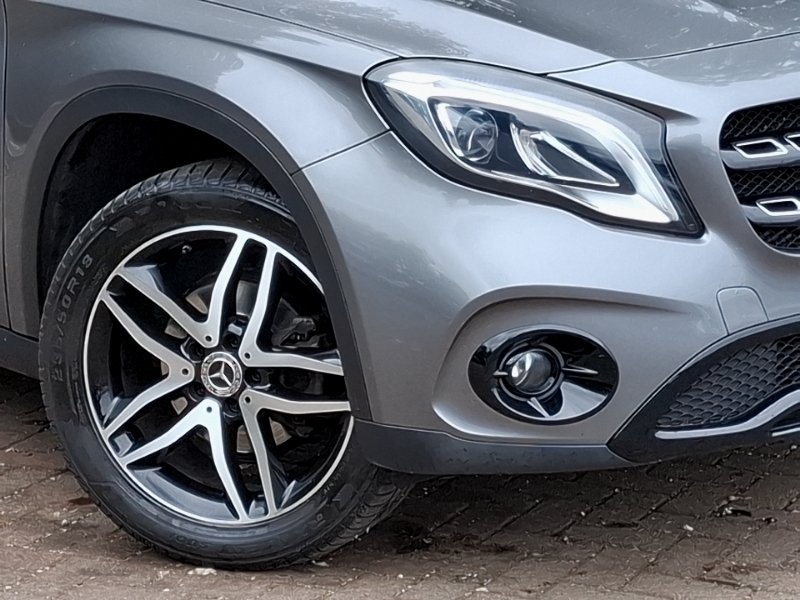Mercedes-Benz GLA Class 180 Amg Line Edition Grey #20