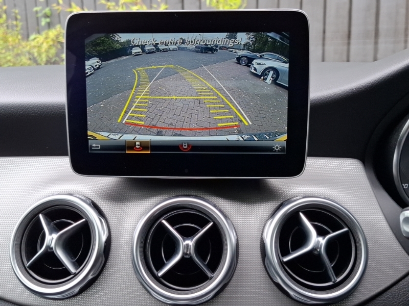 Mercedes-Benz GLA Class 180 Amg Line Edition Grey #9