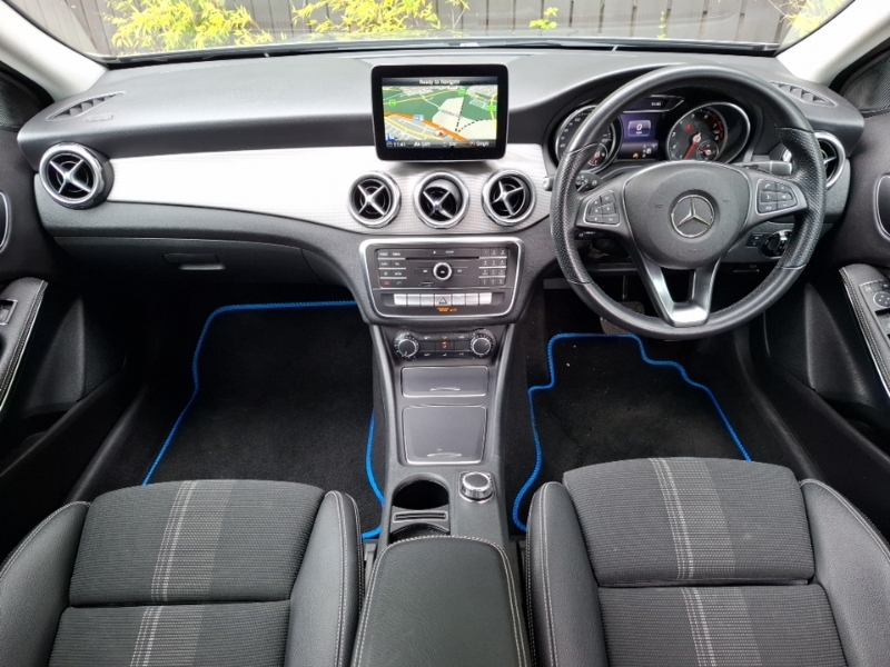 Mercedes-Benz GLA Class Gla 180 Urban Edition Grey #3