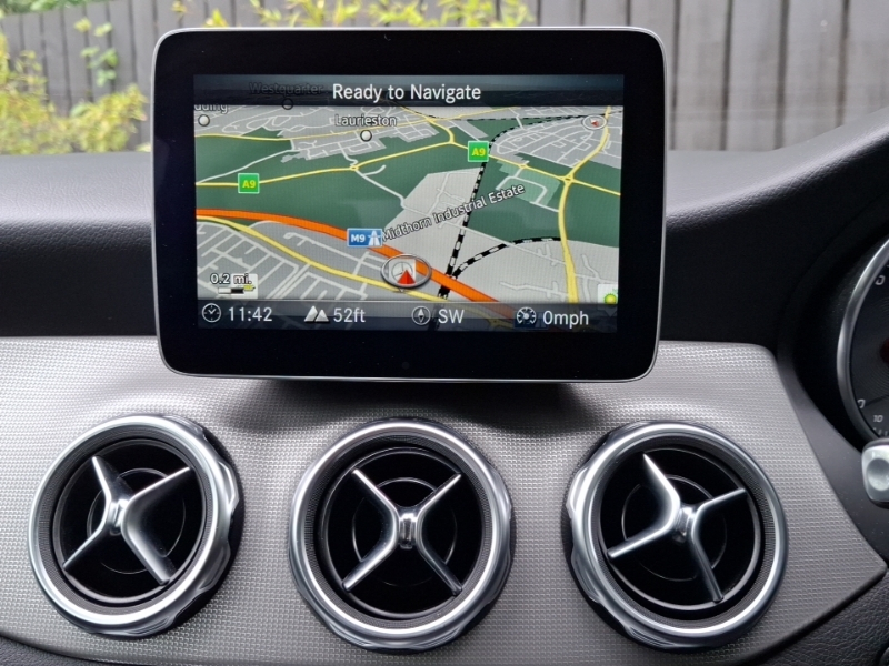 Mercedes-Benz GLA Class 180 Amg Line Edition Grey #10