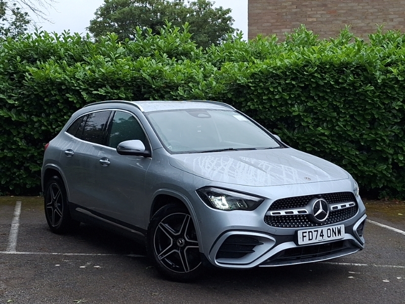 Mercedes-Benz GLA Class Gla 200 Amg Line Executive Silver