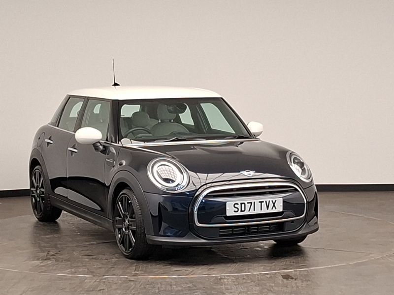 Mini Hatch 1.5 Cooper Exclusive Black