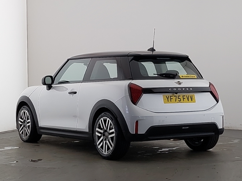Mini Hatch 1.5 C Classic White #2