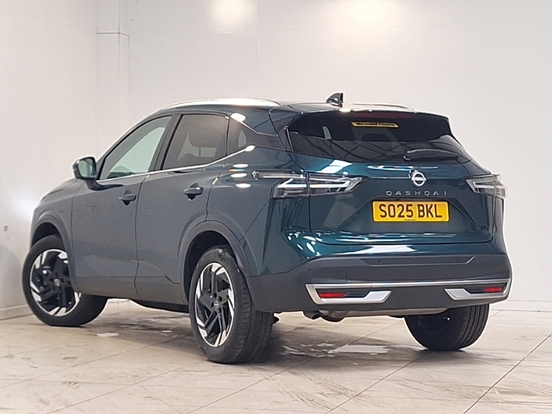 Nissan Qashqai 1.3 Dig-t Mh N-connecta Glass Roof Green #2